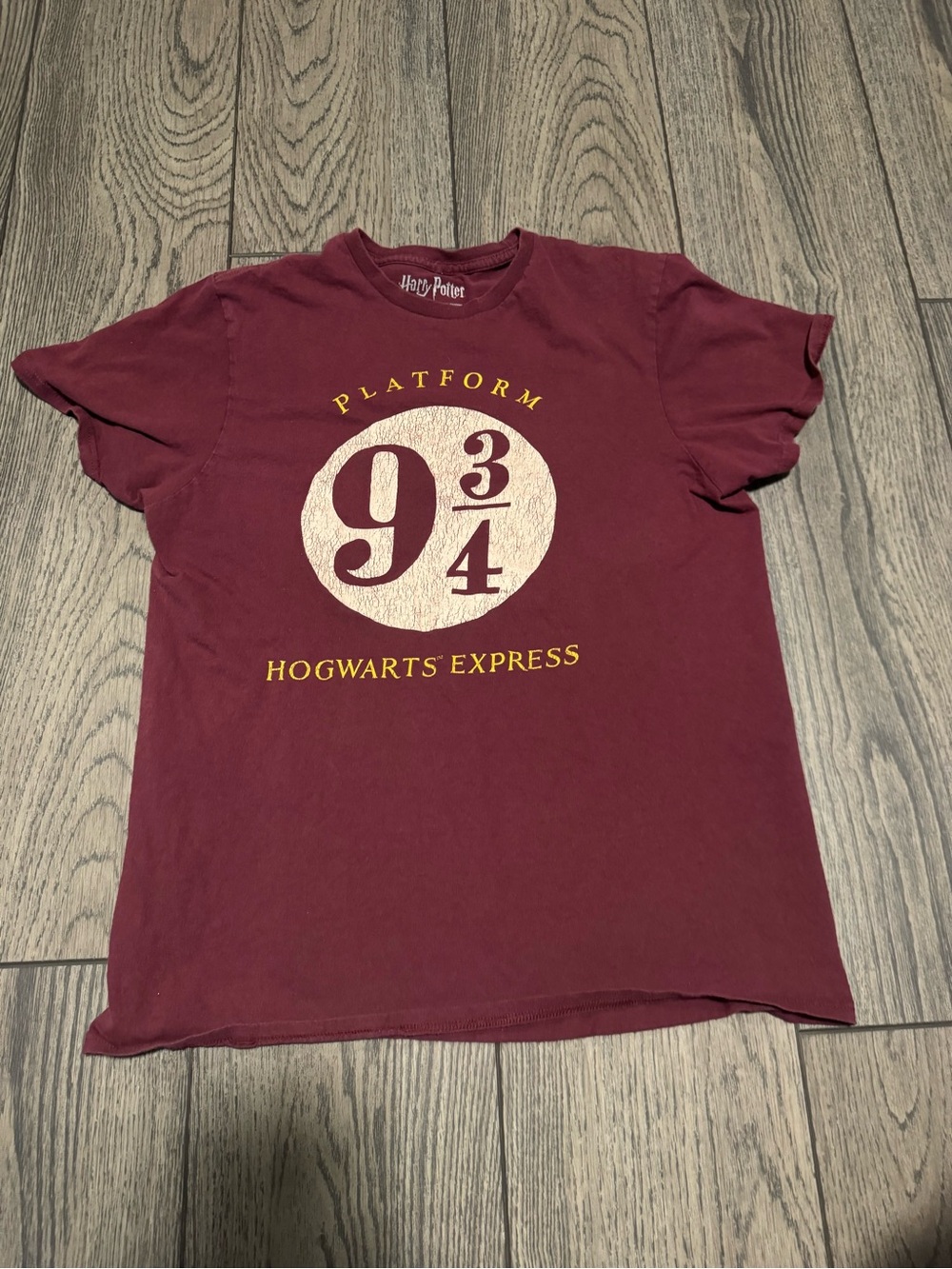 Official Harry Potter Platform 9 3/4 Maroon Tshirt Size Medium